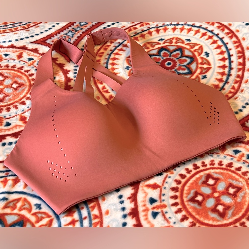 Lululemon AirSupport Sports Bra (Muted Pink, 32DD)
